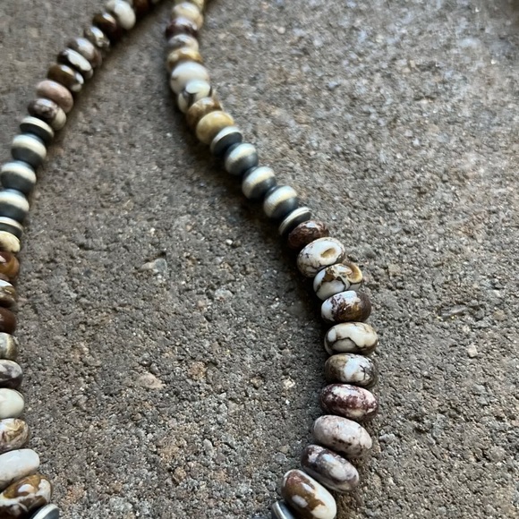 Sterling Silver Graduated Wild Horse Bead Necklace. 18 inch